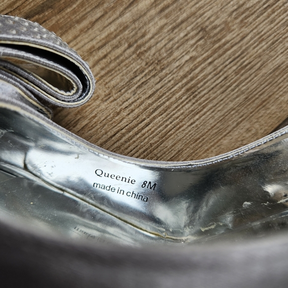 NWOB J. Reneé Queenie Silver Bow Slingback Peeptoe Heels 8M - Picture 7 of 8